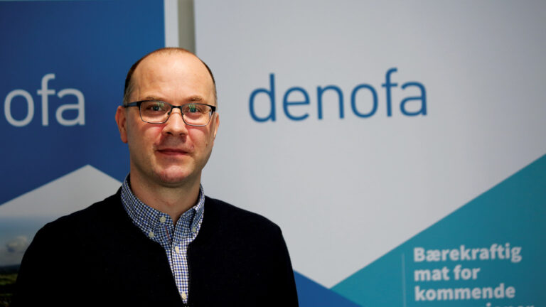 Fabrikkdirektør Torgeir Hjertaker i Denofa