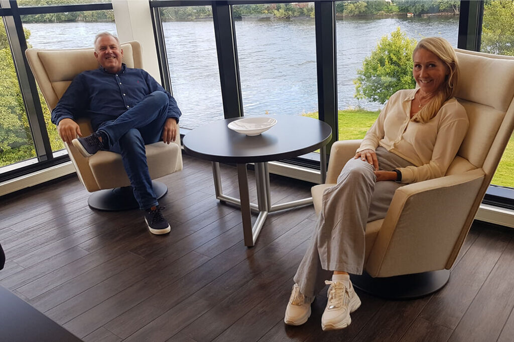 Markedssjef Mona Wenzell og daglig leder Lars Andersen i Norengros Medi Partner i Fredrikstad