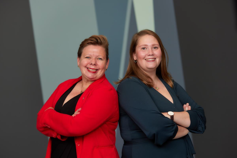 Fylkesrådsleder Siv Henriette Jacobsen og fylkesråd for plan, klima og miljø Annette Lindahl Raakil. Morten Brakestad