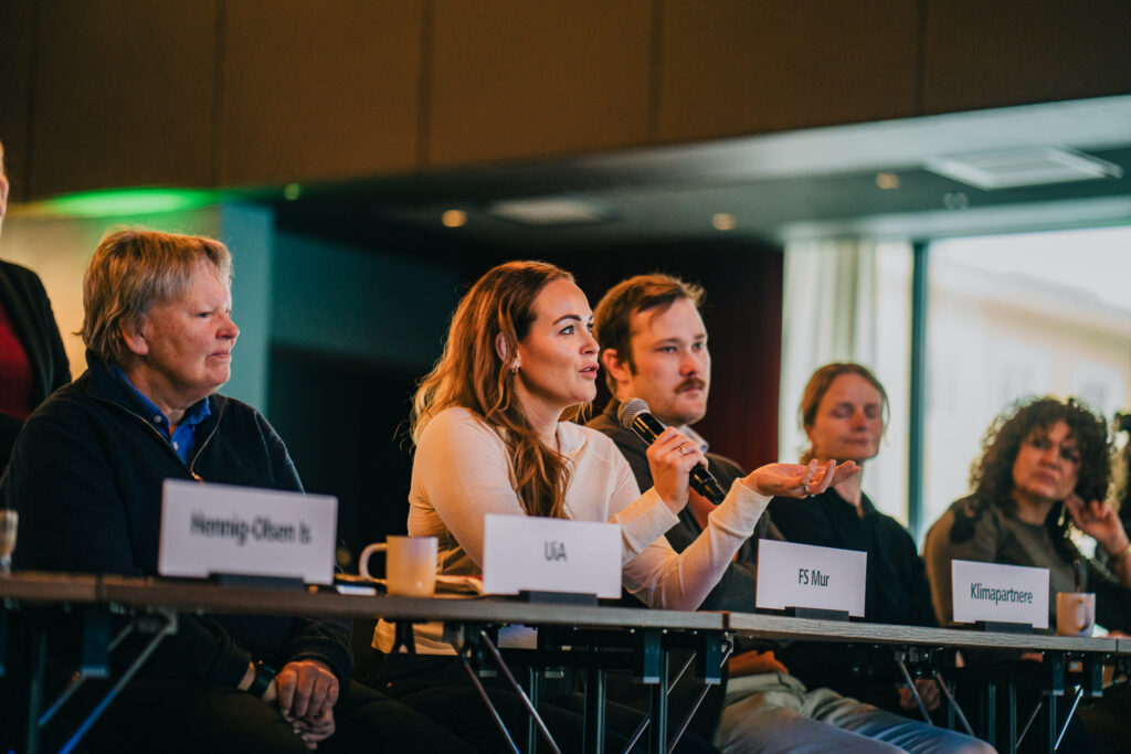 FS mur med innlegg til forumet