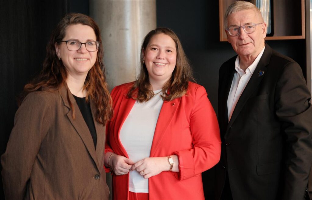 Solveig Schytz, fylkesråd for plan, kulturminner, klima og miljø i Akershus fylkeskommune, Annette Lindahl Raakil, fylkesvaraordfører i Østfold fylkeskommune, Tore Opdal Hansen, fylkesordfører i Buskerud fylkeskommune. Foto: Akershus fylkeskommune