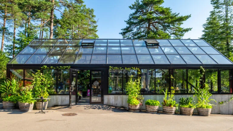 Vegetarresturanten "Drivhuset". Her serveres det kun vegetarmat. Bilde: Dyreaparken.